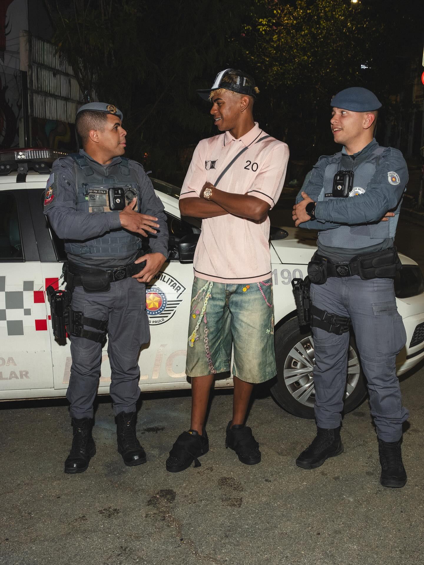 罗马诺：巴萨和阿劳霍没谈转会的事，他们谈的是球员个人情况（罗马诺：巴萨与阿劳霍无转会谈判，仅交流其个人状况）