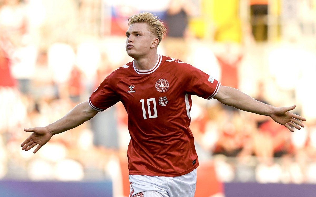 官方：AC米兰主帅阿莱格里当选意甲11月最佳教练（意甲11月最佳教练出炉：AC米兰主帅阿莱格里当选）