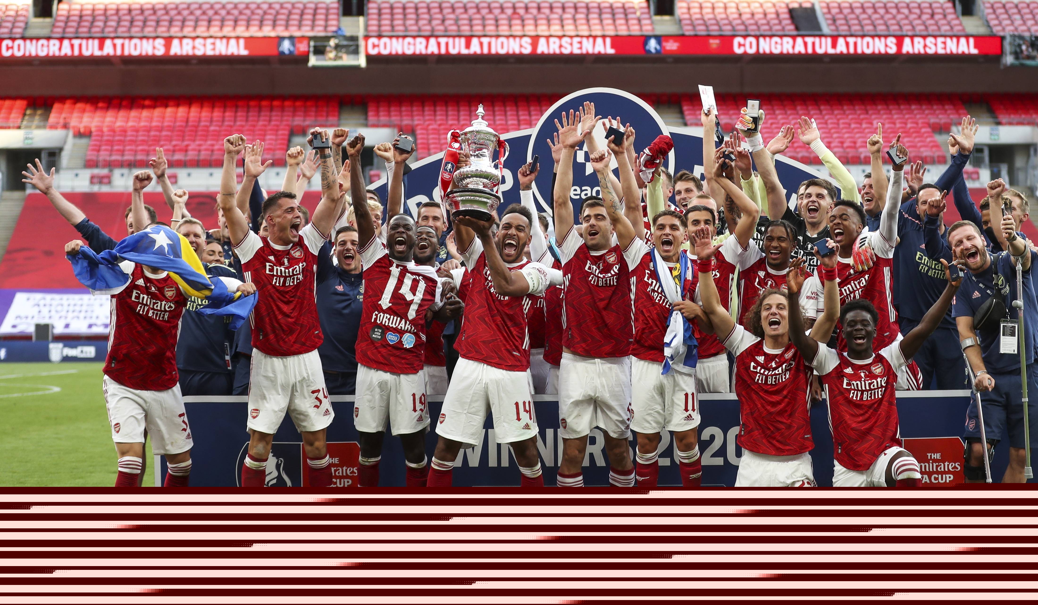 诺里斯和勒克莱尔先后进站换胎，诺里斯出站后暂列第9（勒克莱尔与诺里斯先后进站更换轮胎，诺里斯回到赛道暂居第9位）