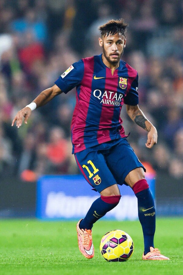 鲁媒：种种迹象表明，瓦科下赛季将继续代表泰山队征战（鲁媒：多方信号显示，瓦科下赛季仍将身披泰山战袍出战）