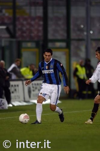 勇士三分火力强劲，全队状态火热（勇士外线火力全开，球队整体手感炙热）